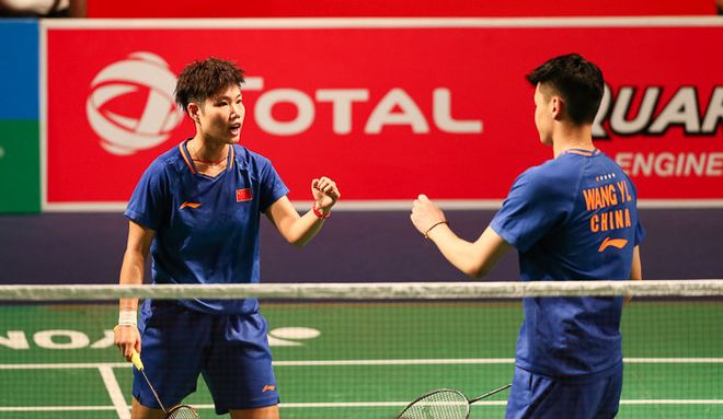 韩国队逆转印尼队，黄鸭组合统治全场