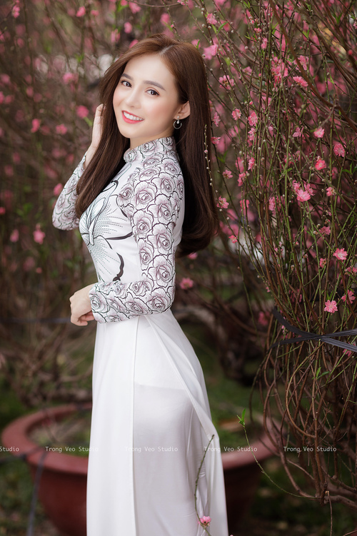 战术压制与个人辉煌,AC米兰对阵几内亚,苏亚雷斯演绎完美足球