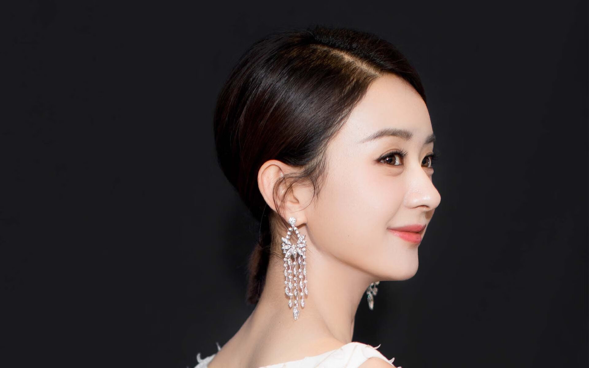 舞台已为星辰点亮，当贝林厄姆在多哈的夜空中写下自己的名字