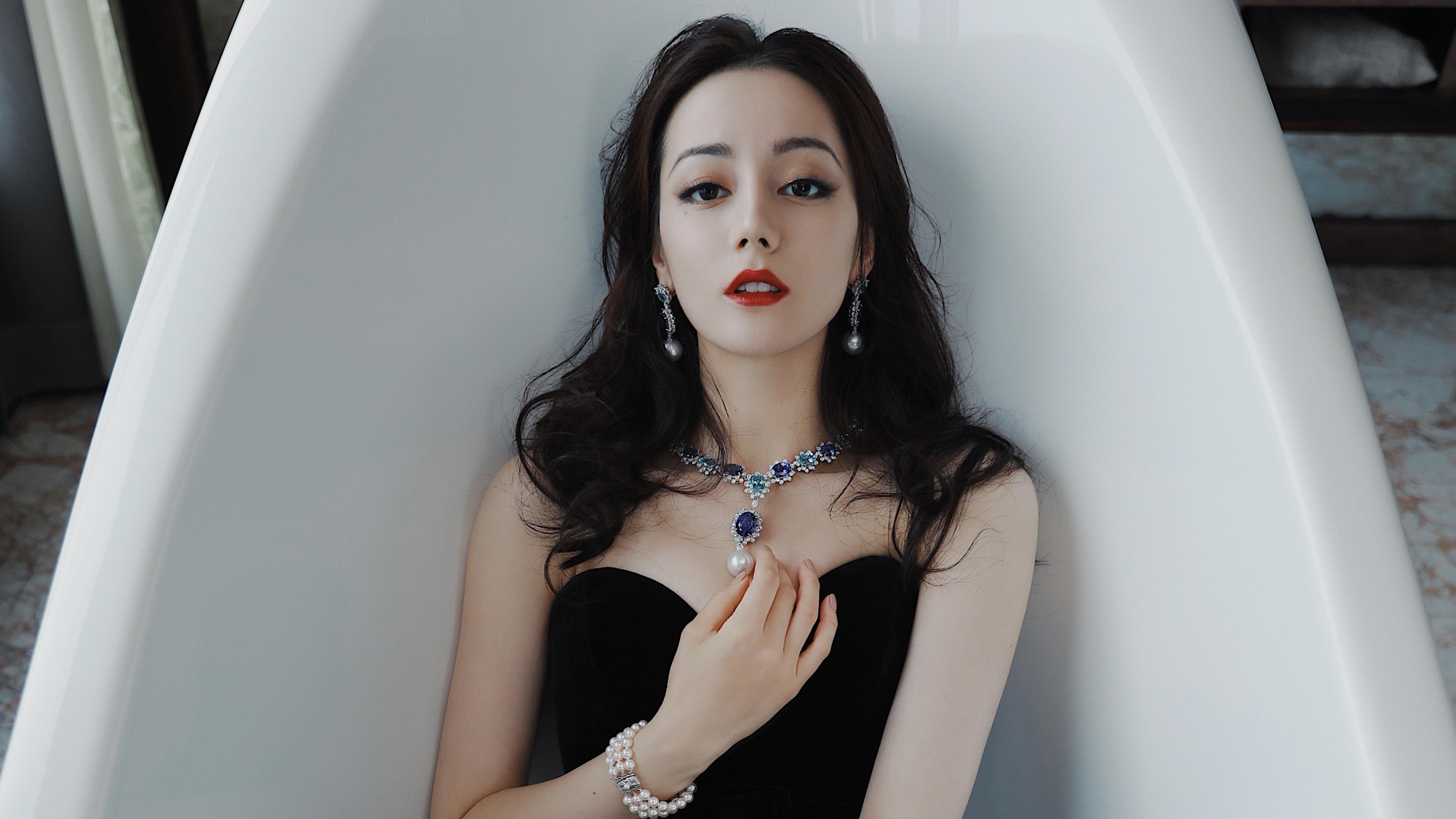 足球争冠风云，德甲焦点战与摩纳哥血拼新西兰的激情碰撞