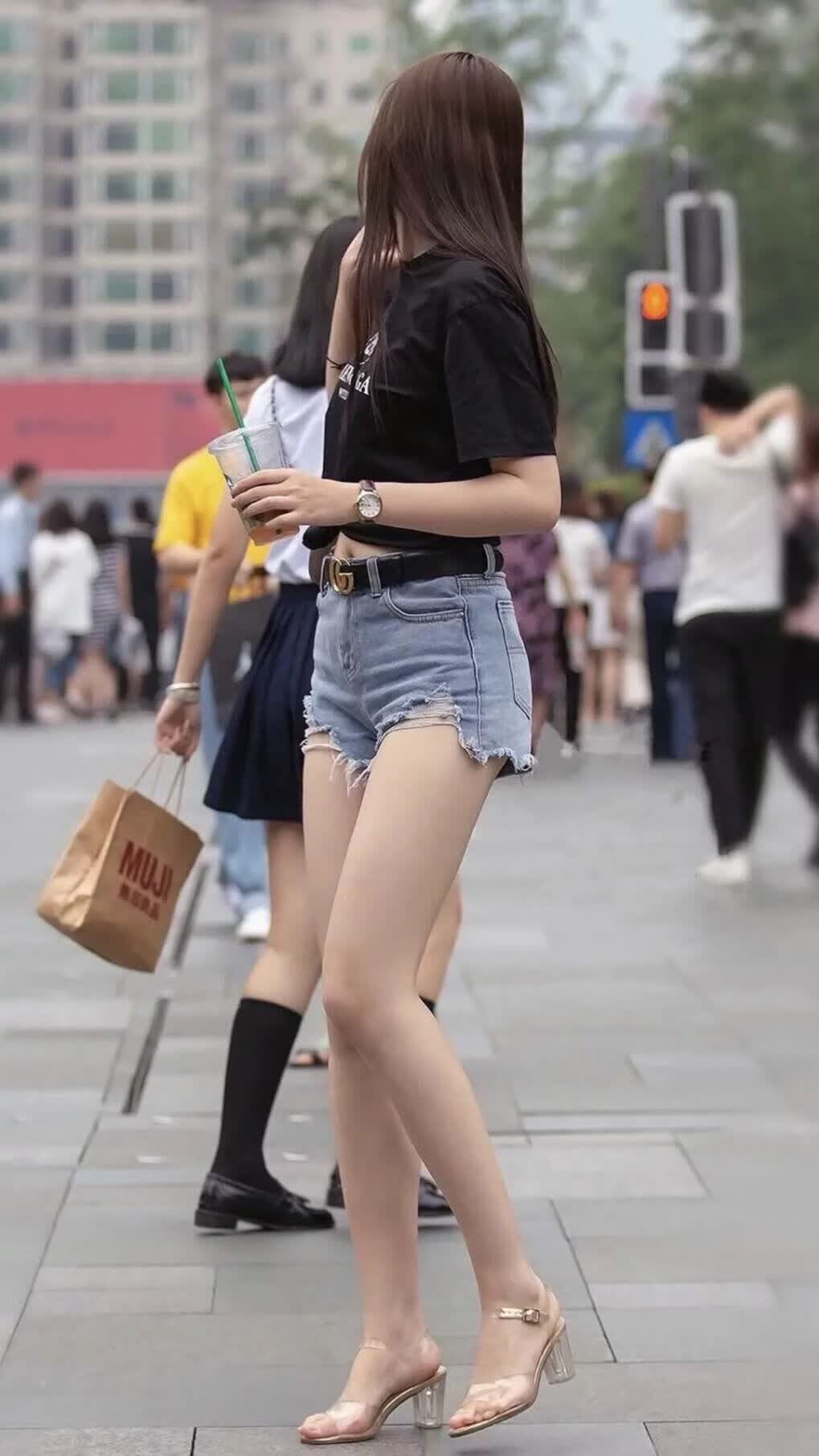 橙衣铁壁难阻东欧铁骑—2026世界杯上演碾压式险胜,范戴克孤掌难鸣